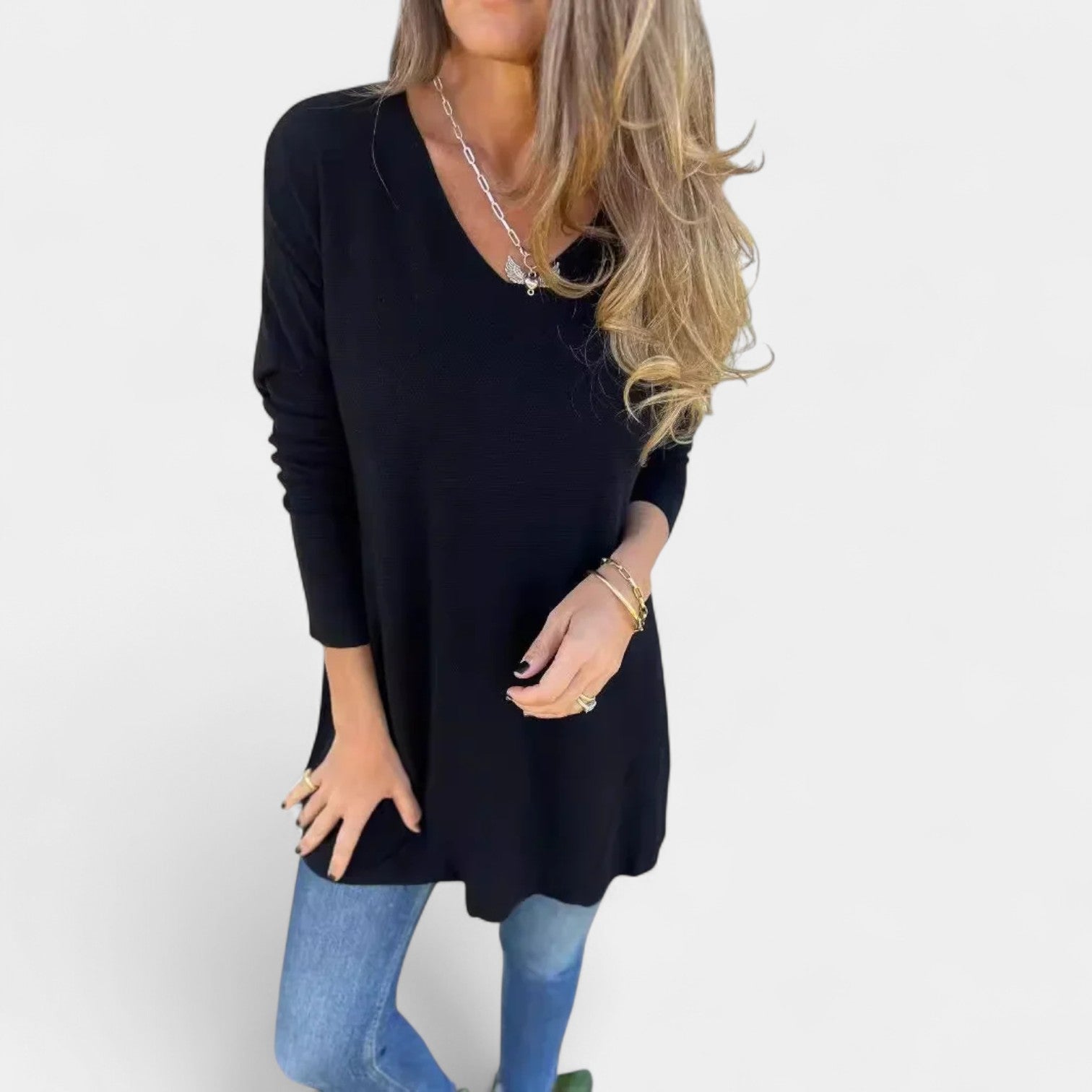 Leontýna – Ohlapna pletena tunika z V-izrezom