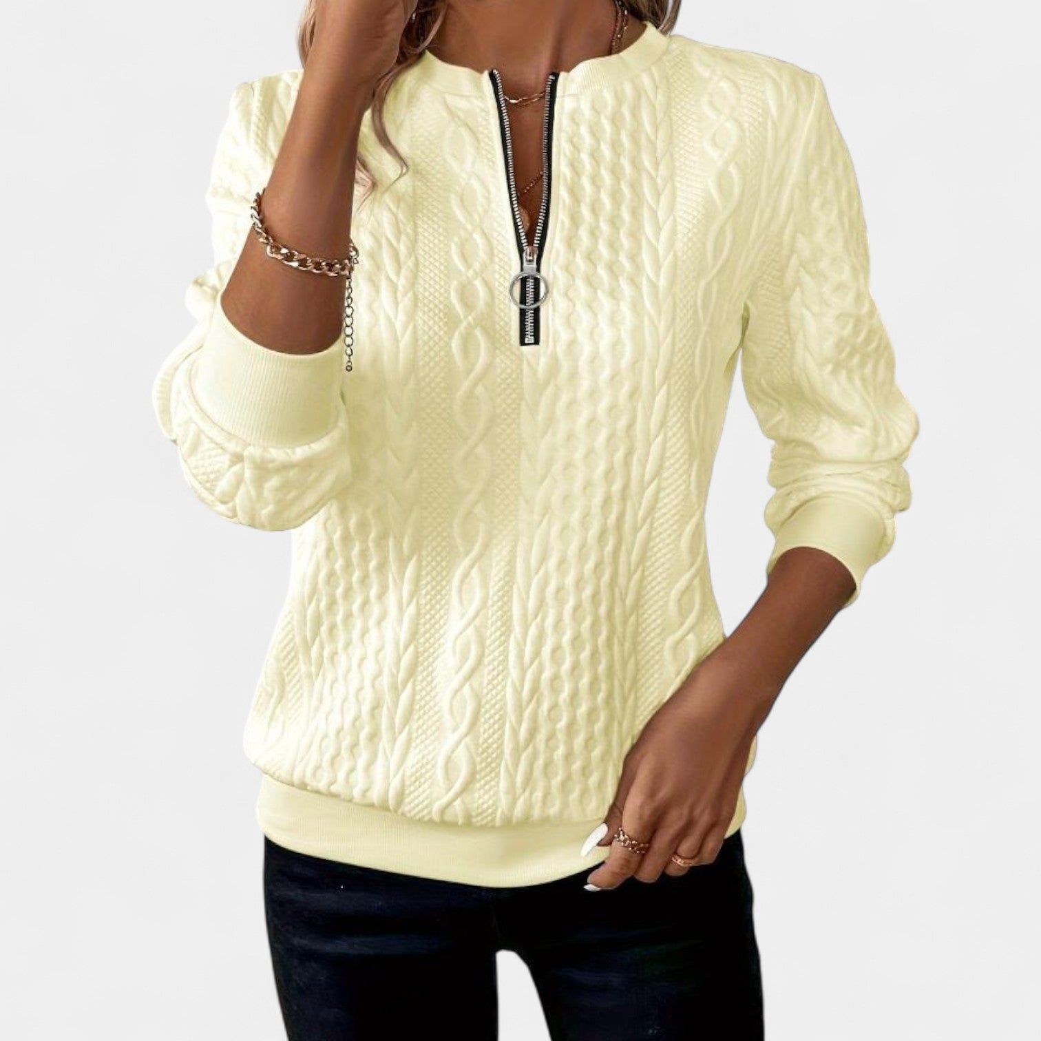 Kaja – Pulover z zadrgo za sodoben videz